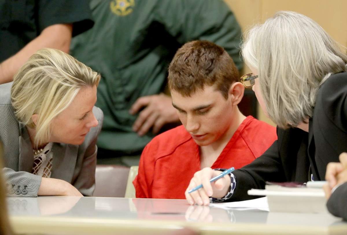 FOTO / Ce se întampla cu băiatul de 19 ani care a ucis 17 elevi din Florida. Cum poate scăpa de pedeapsa cu moartea