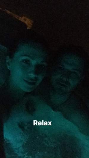 FOTO / Liviu Vârciu și Anda Călin, în plină intimitate! Cei doi s-au pozat când se relaxau, în cadă