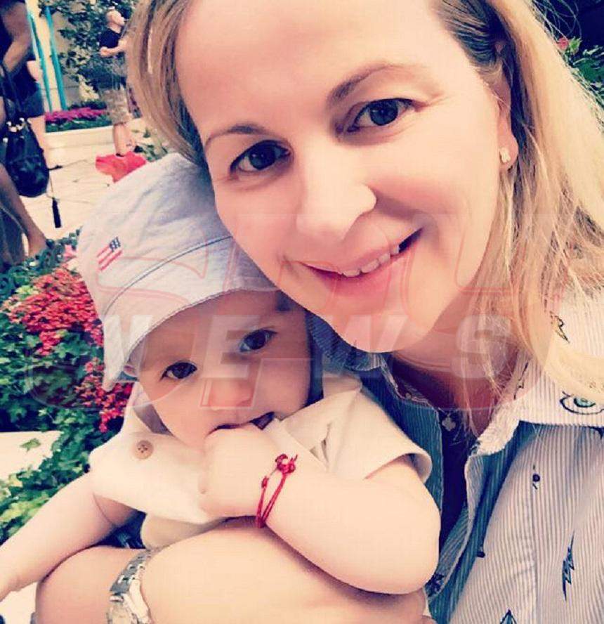 VIDEO /Cristina Spătar, imagini din biserică, alături de naşul bebeluşului pe care l-a botezat: "Nu suntem făcuţi să fim singuri pe lumea asta"