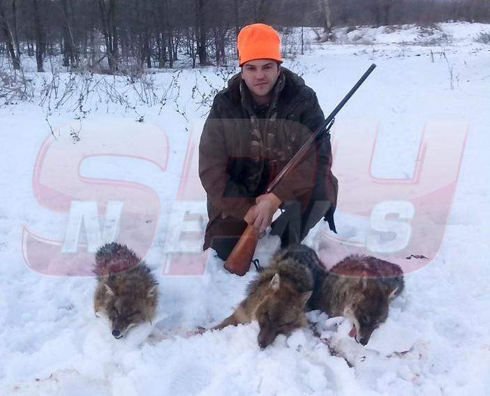 Imagini scandaloase cu un şef din Poliţie! Iubitorii de animale au fost şocaţi