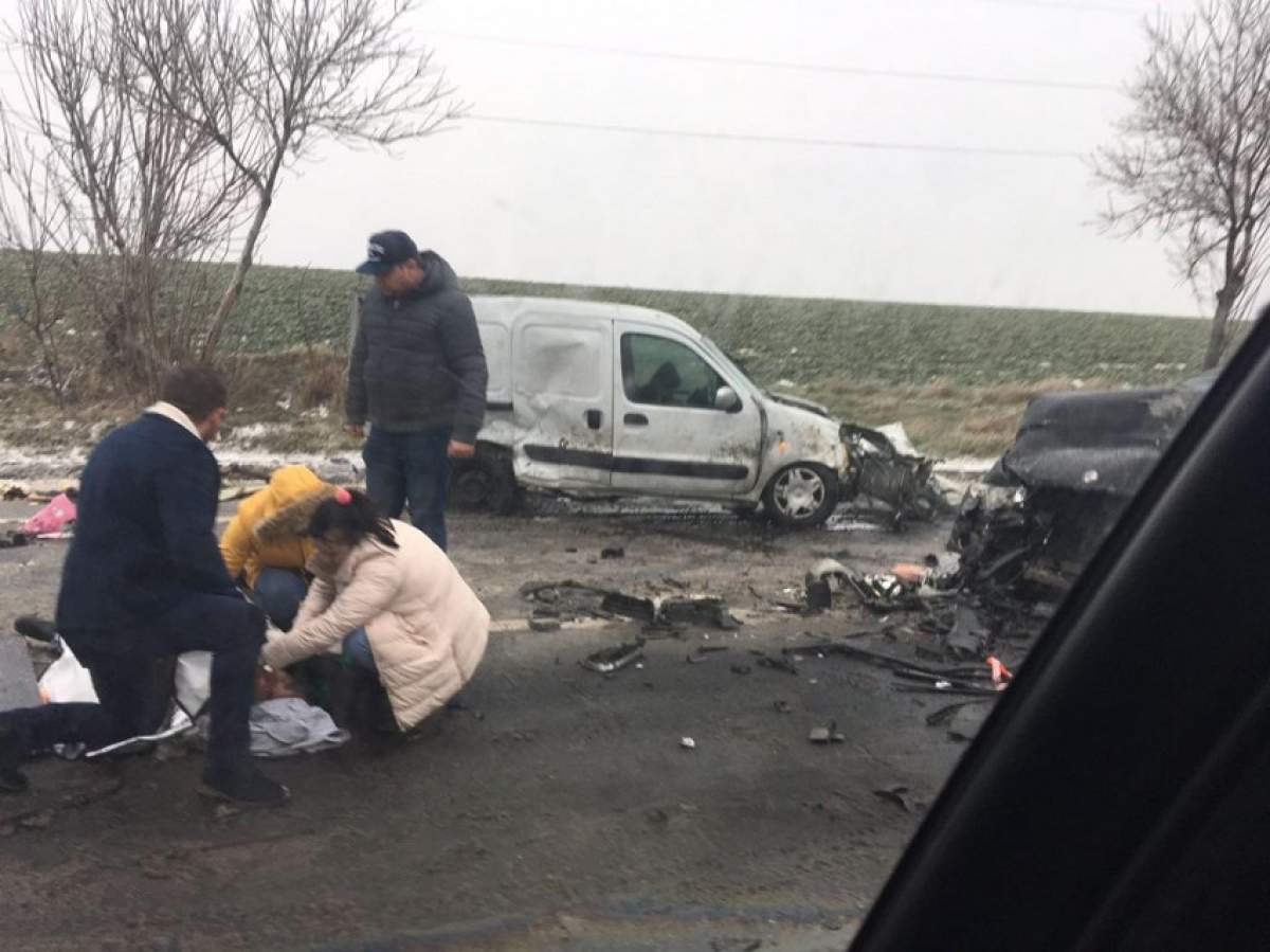 FOTO / Accident pe DN2. Patru persoane au fost rănite