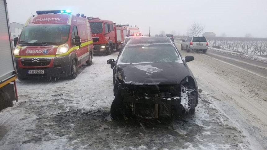 FOTO / Accident cumplit în Vrancea! 5 persoane sunt rănite, printre care şi un copil de trei ani