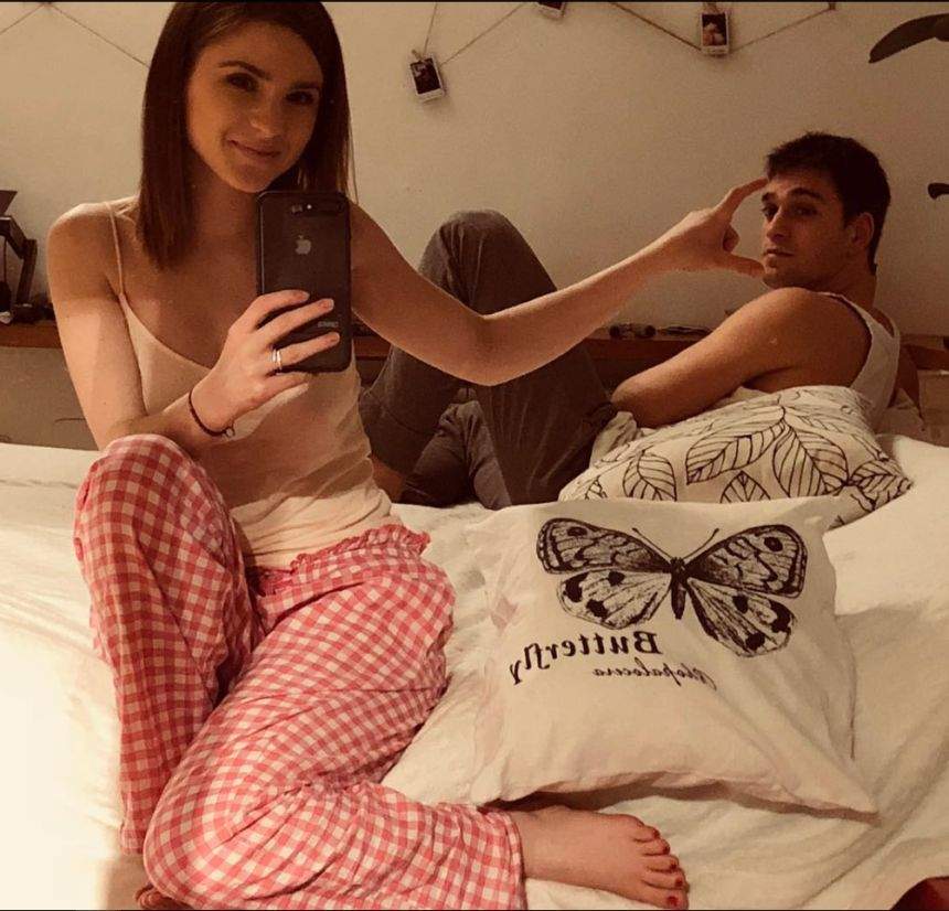 Vlad Gherman a pozat-o în dormitor pe Cristina Ciobănaşu şi a făcut anunţul emoţionant: "Cel mai fericit om!"