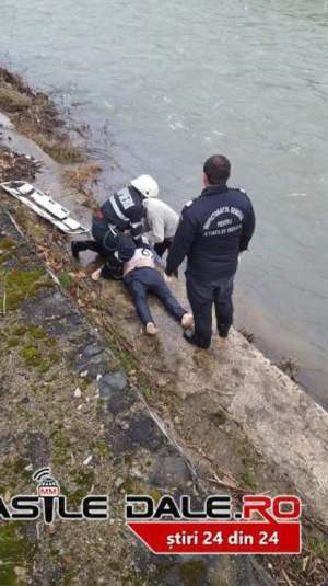 FOTO / Un bărbat din Baia Mare a fost aruncat într-un râu de un bărbat şi o femeie drogaţi