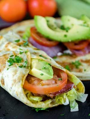 REȚETA ZILEI: Burrito cu bacon și avocado, un mic-dejun savuros