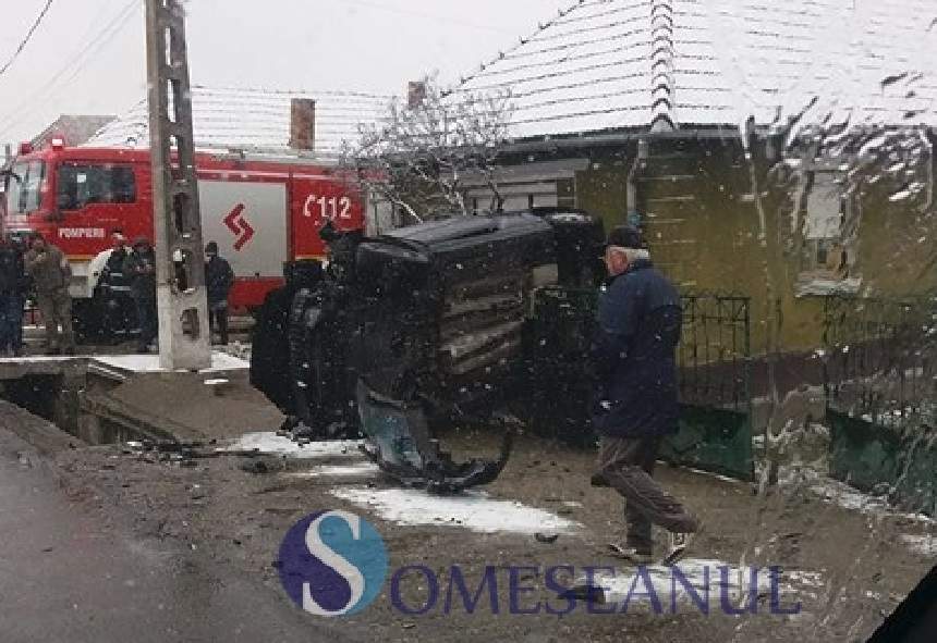 Accident grav într-o localitate din Bistriţa-Năsăud! O femeie, fiica ei şi socrul au ajuns la spital