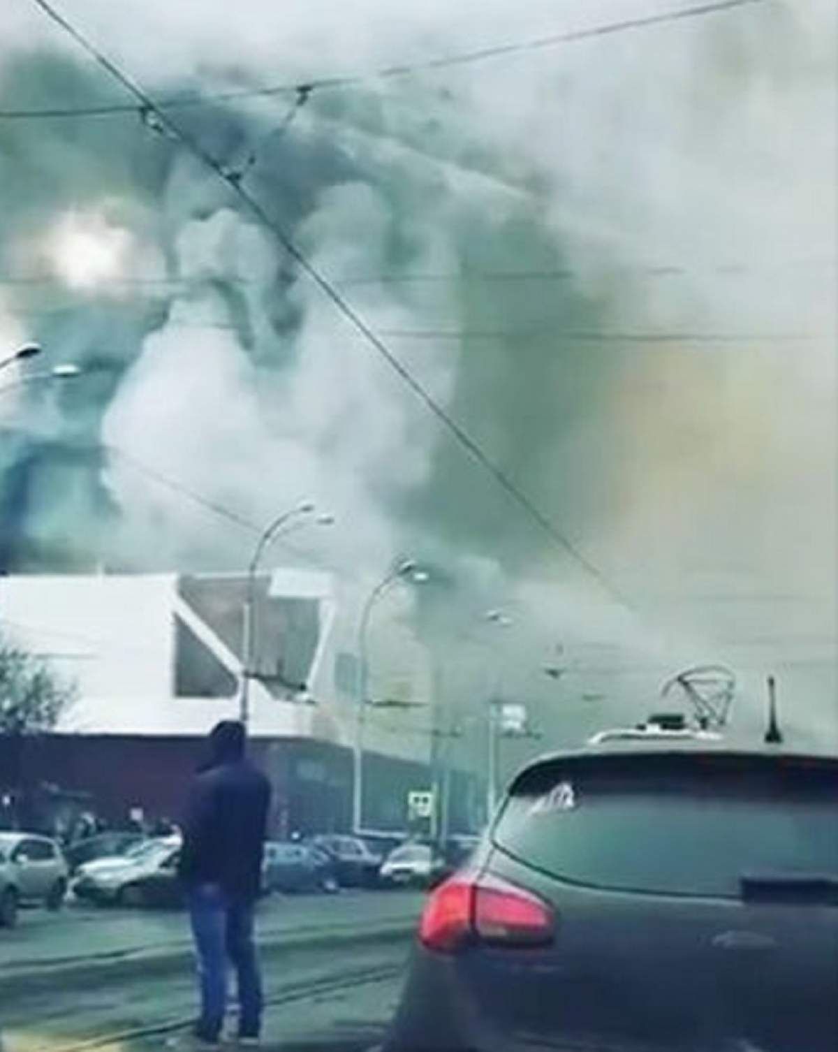 VIDEO / Incendiu într-un mall! Cel puţin 48 de morţi şi zeci de răniţi