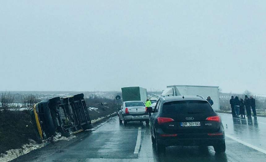 Teribil accident de circulaţie în Buzău! O femeie a murit, şoferul a rămas fără o mână la locul impactului, iar o altă persoană este grav rănită