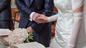 Nuntă cu peripeţii! Un cuplu a avut parte de o "surpriză" neaşteptată din partea unui străin, în timpul ceremoniei: "A fost amuzant"