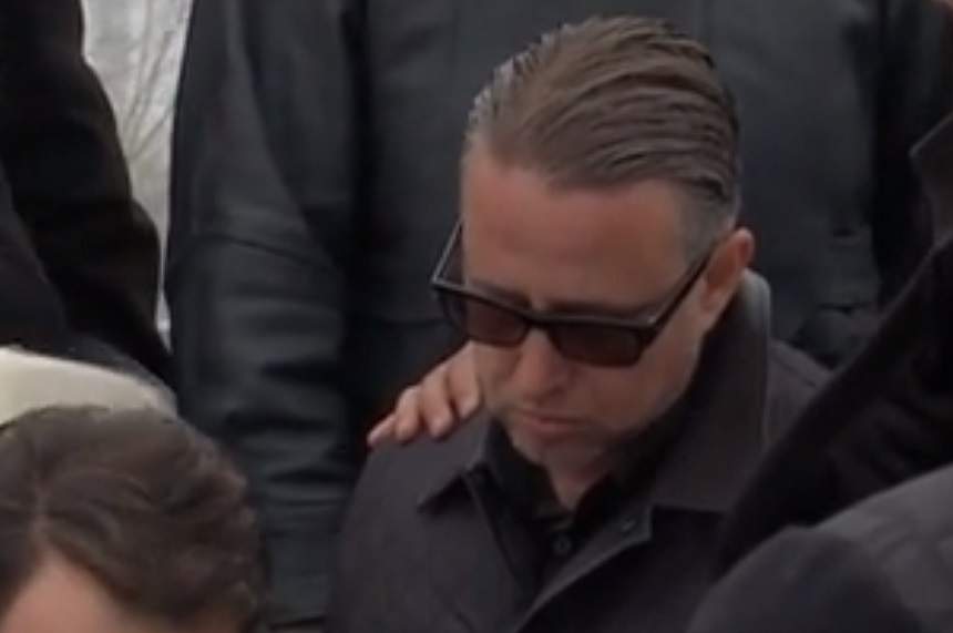 VIDEO / Imagini tulburătoare! Laurențiu Reghecampf, în lacrimi lângă sicriul tatălui