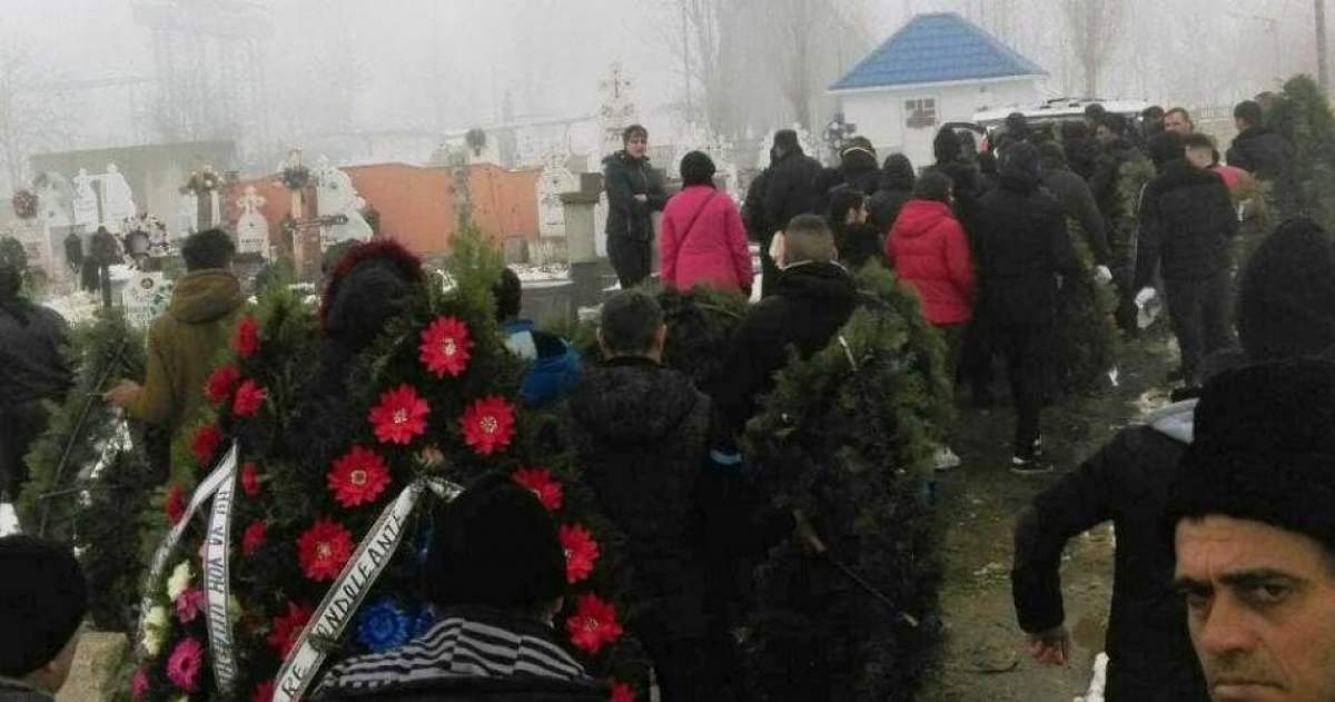 FOTO / Dureros! Românii uciși în accidentul din Olanda au fost înmormântați