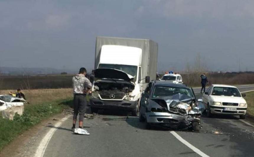 Accident în Caraş Severin! O criză de diabet la volan a provocat o adevărată tragedie. O persoană a murit şi alte trei sunt grav rănite