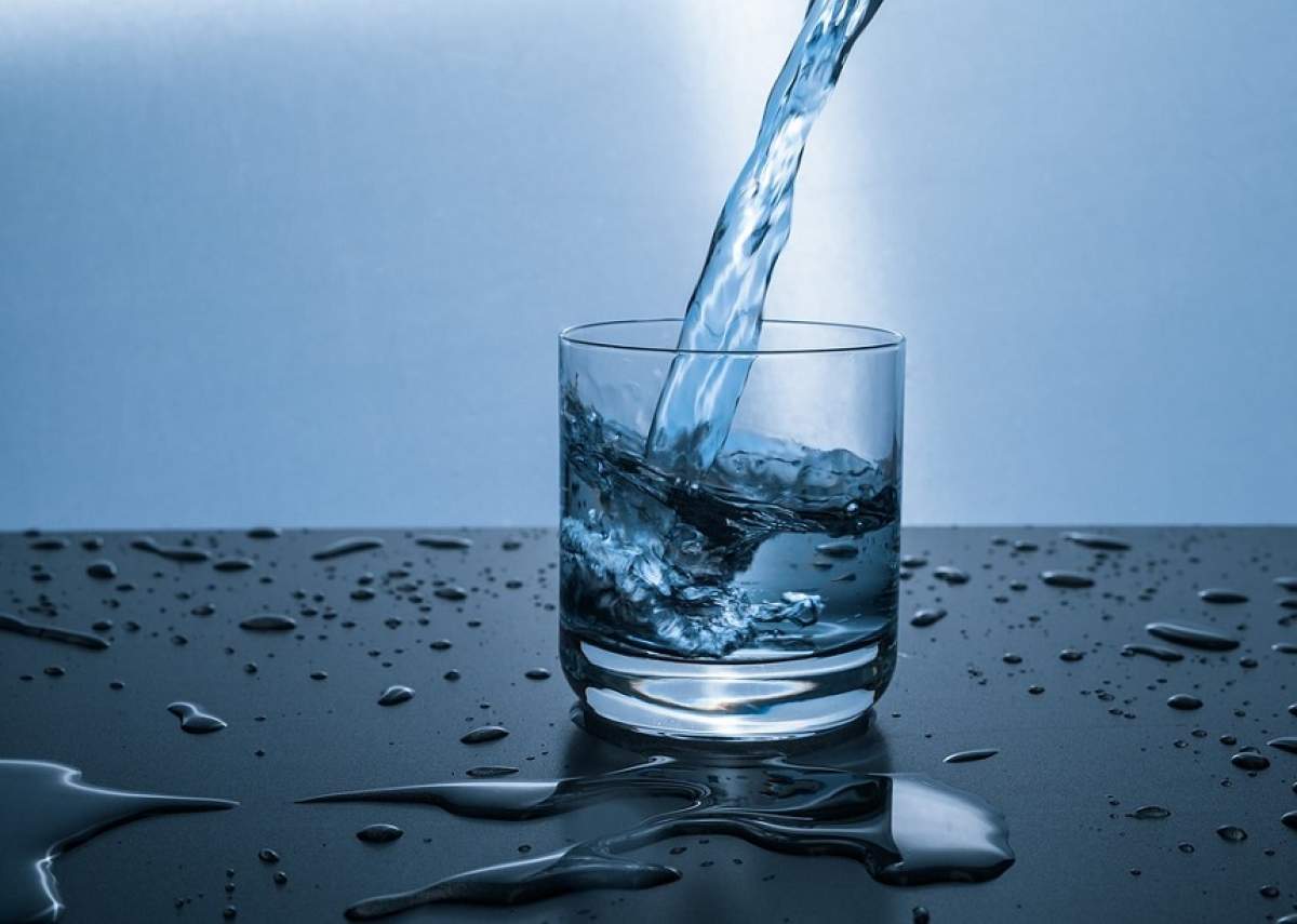 5 momente ale zilei în care nu trebuie să consumi apă