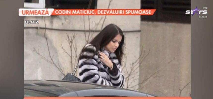 VIDEO /  Sandra Mutu, apariţie extravagantă pe străzile Bucureştiului. Ţinuta sa valorează cât o garsonieră