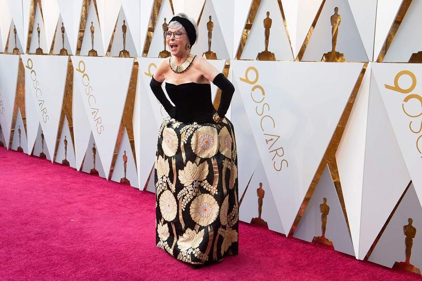 FOTO / A îmbrăcat rochia care a consacrat-o în 1962! Celebra actriţă care a radiat pe scena Premiilor Oscar 2018