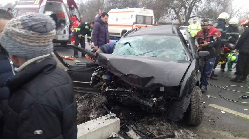 FOTO / Accident mortal în Gorj! Un tânăr de 23 de ani a murit, iar alte patru persoane se află în stare gravă