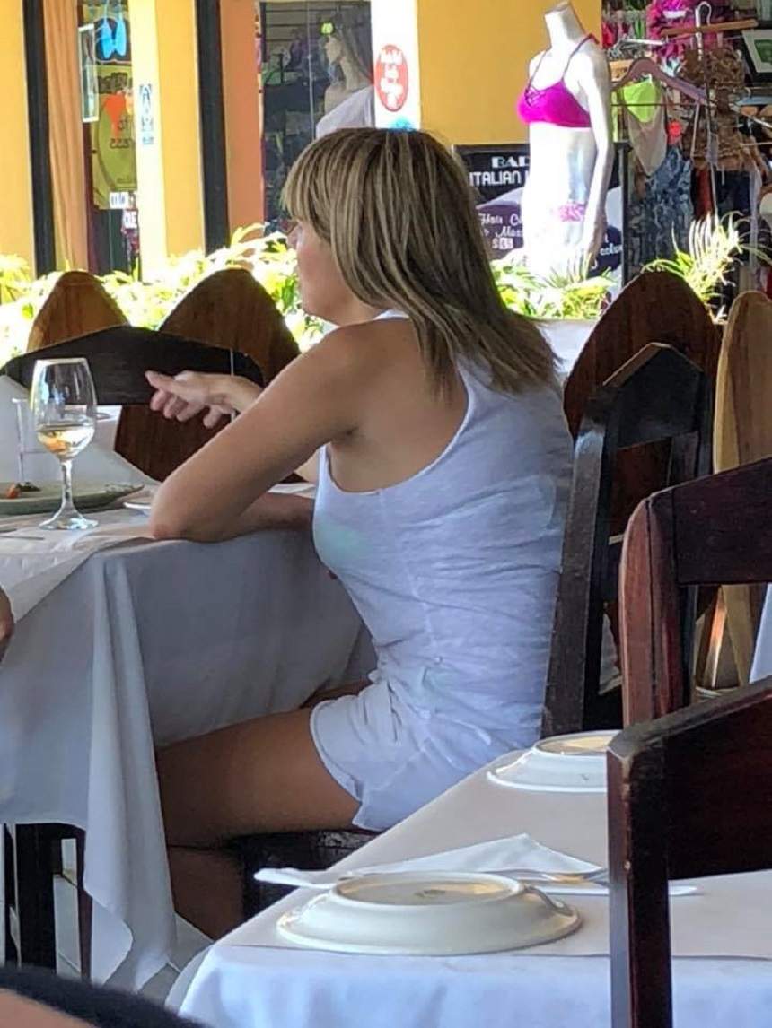 FOTO / Primele imagini cu Elena Udrea şi Alina Bica, împreună în Costa Rica. Însărcinată cu gemeni, blonda de la Cotroceni are poftă de vin