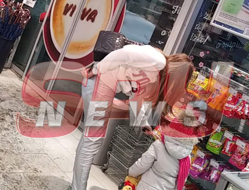Fosta nevastă a lui Gabi Enache prinsă cu ”mâța-n sac”! Ce a făcut pentru a-și liniști fetița / Video paparazzi