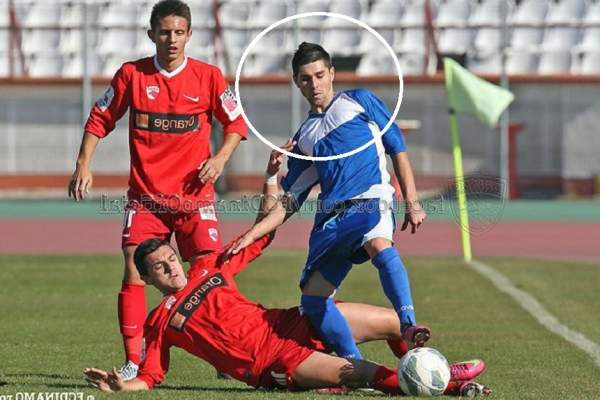 Un fotbalist român a jefuit o casă de pariuri, după ce a ameninţat cu un pistol de jucărie