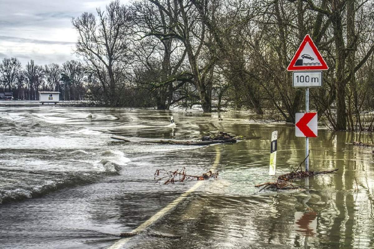 Cod galben de inundaţii pentru mai multe zone din ţară! Ce spun şi meteorologii
