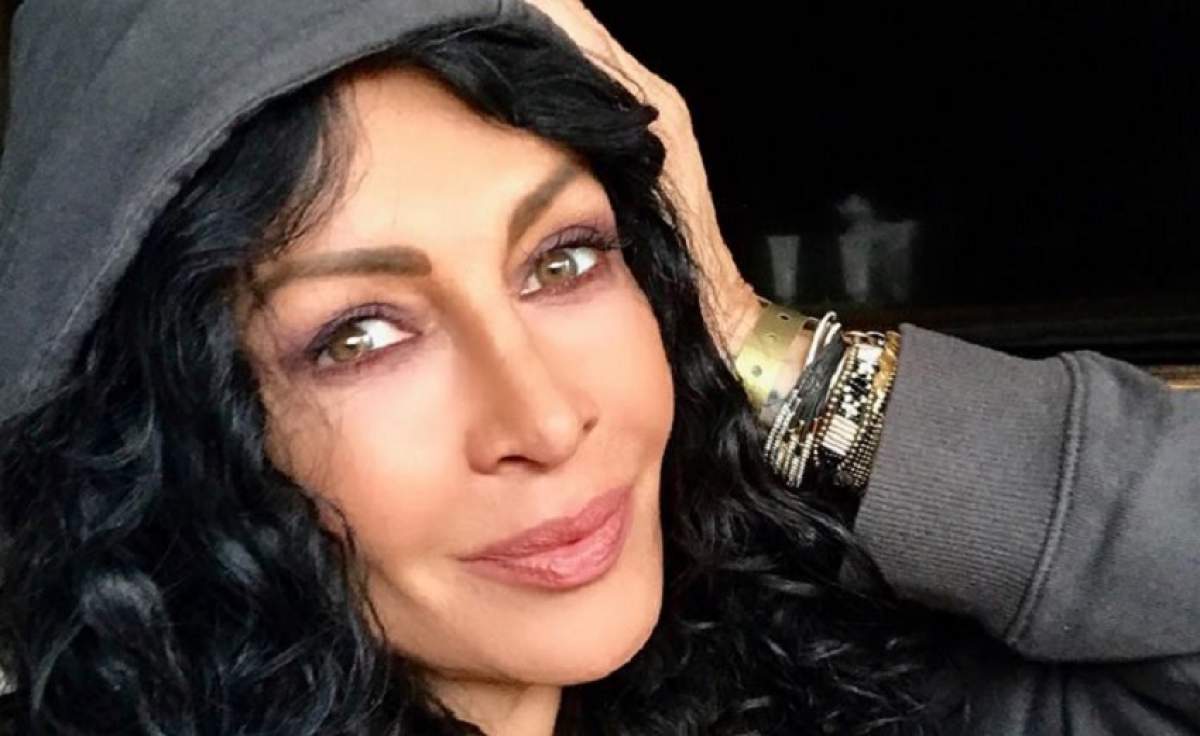 FOTO / Mihaela, ce picioare strâmbe ai! Răduleasca s-a pozat în tinuţă mulată şi uite ce se vede!