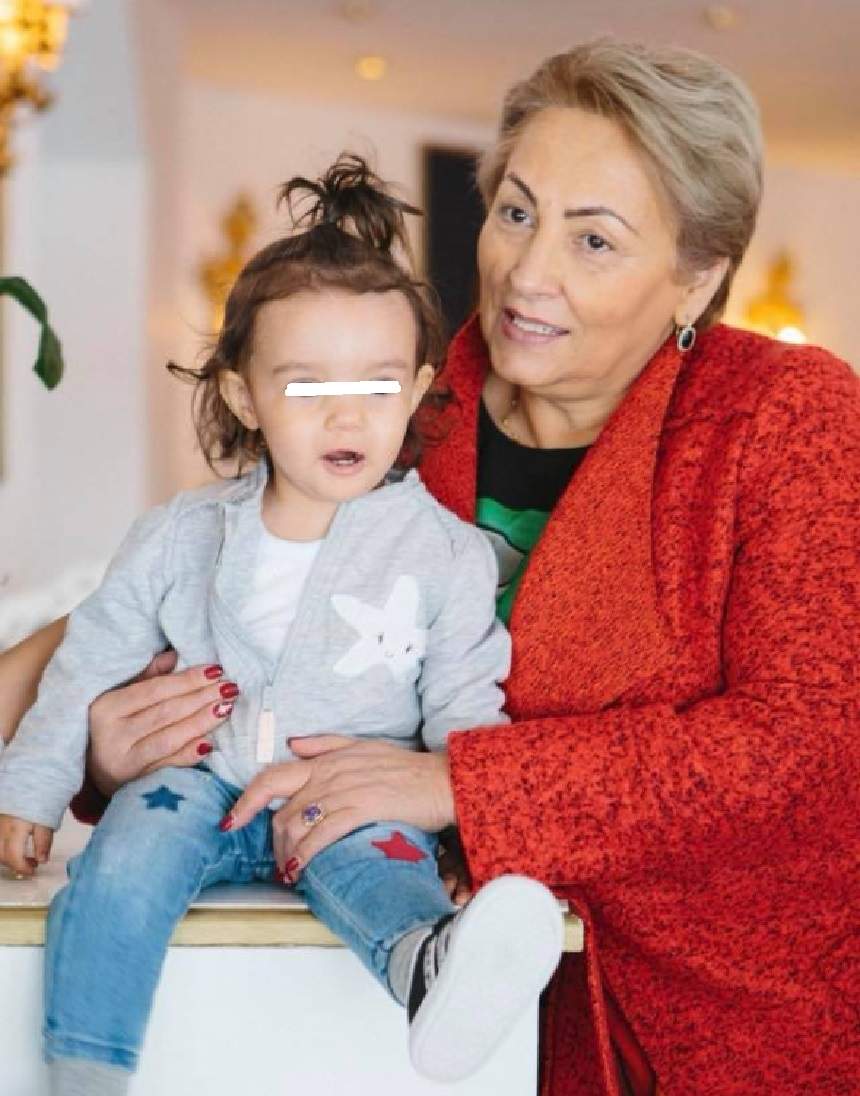 "Toată lumea îmi spune că semăn cu mama mea"! Mesajul Andrei de 8 Martie