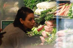 FOTO / Mai ţii minte cum arăta Mila Kunis înainte? Cât s-a transformat, după ce a născut al doilea copil. Apariţia şocantă în public
