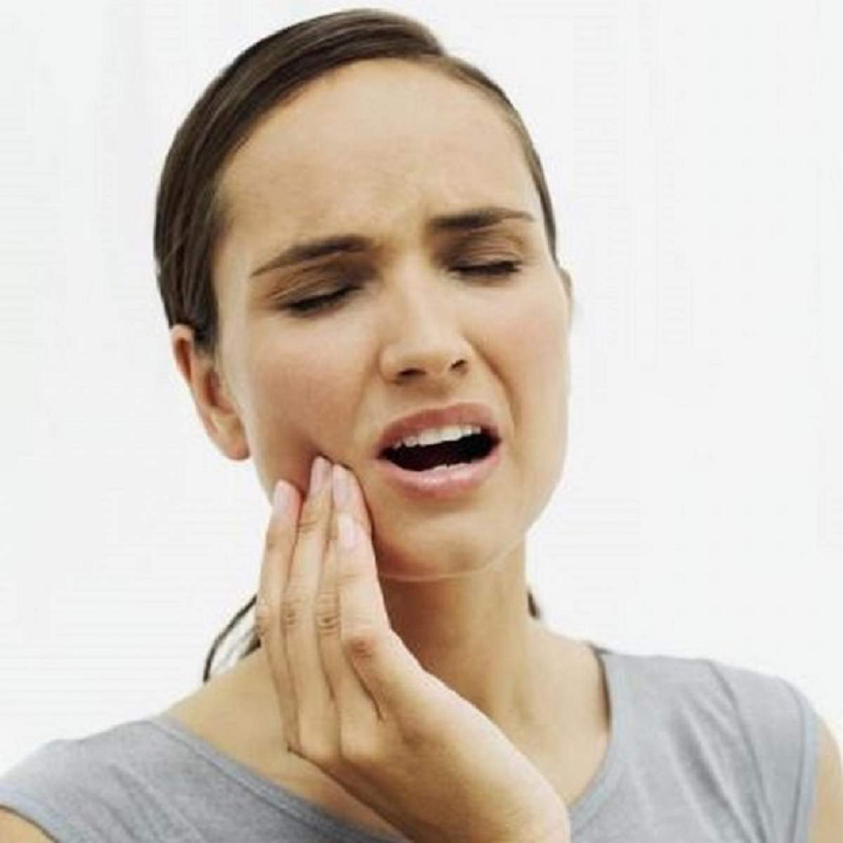 4 modalități de a scăpa instant de durerea de dinți şi de măsele