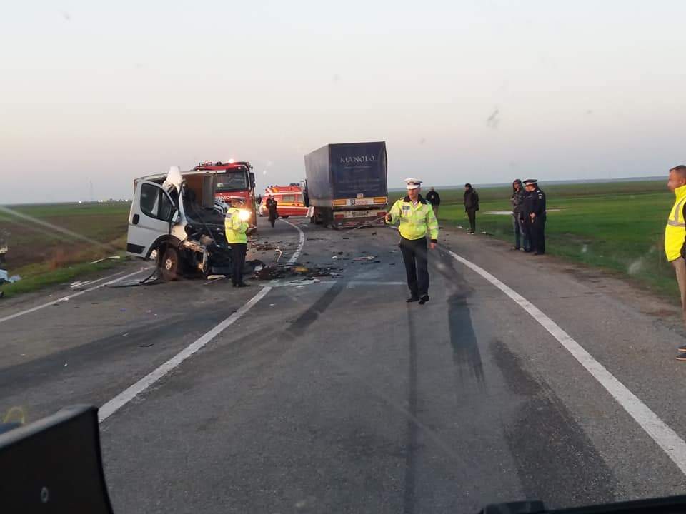 FOTO&VIDEO / Accident cumplit în Dolj! Un tânăr de 27 de ani a murit pe loc, în urma unui impact devastator