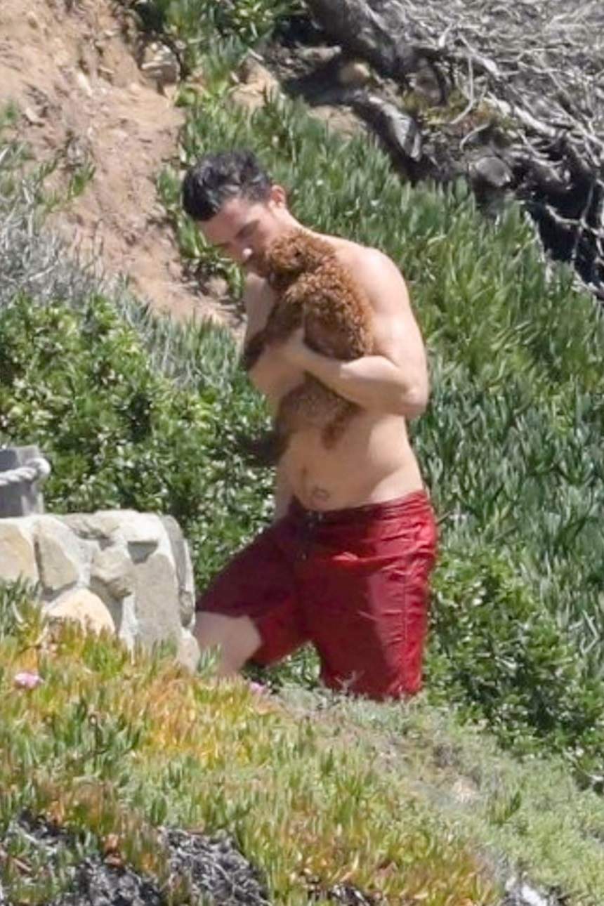 FOTO / Orlando Bloom, cu "burtă de bere" și kilograme în plus. Iubitul lui Katy Perry nu mai arată ca sex-simbolul de altă dată