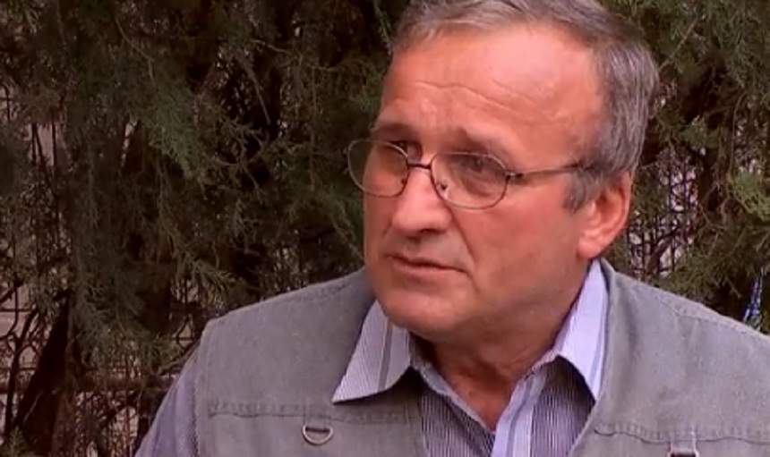 VIDEO / Disperarea unui bărbat de 55 de ani! Mama de 25 de ani vrea să îi ia copilul: "M-a lovit, m-a strâns de gât"