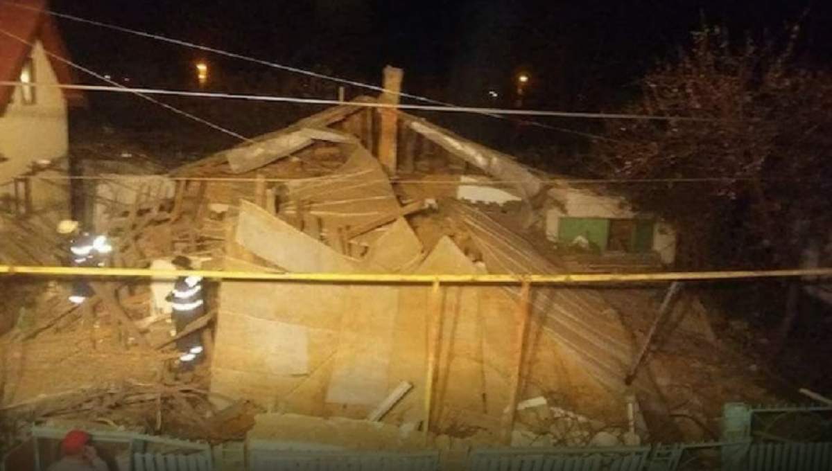 FOTO / Explozie puternică la o casă din Roman! O femeie a fost prinsă sub dărâmături