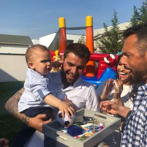 FOTO / Fiul lui Adrian Mutu și al Sandrei Mutu a împlinit un an! Fiica cea mare a Briliantului, mesaj emoționant pentru frățior