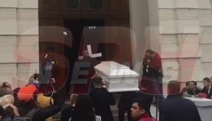 FOTO&VIDEO / Anamaria Prodan, în lacrimi la căpătâiul mamei. Sicriul Ionelei Prodan, la Cimitirul Bellu