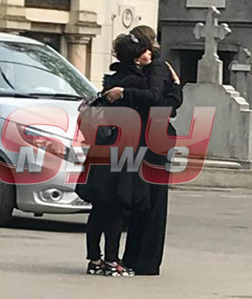 FOTO / Anamaria Prodan, durere de nedescris! A ajuns la capela unde a fost depus sicriul cu trupul neînsufleţit al Ionelei Prodan