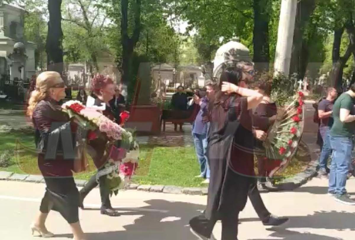 VIDEO / Oana Roman şi Maria Cârneci, un ultim omagiu pentru Ionela Prodan! Linişte apăsătoare şi tristeţe la capela cimitirului Bellu