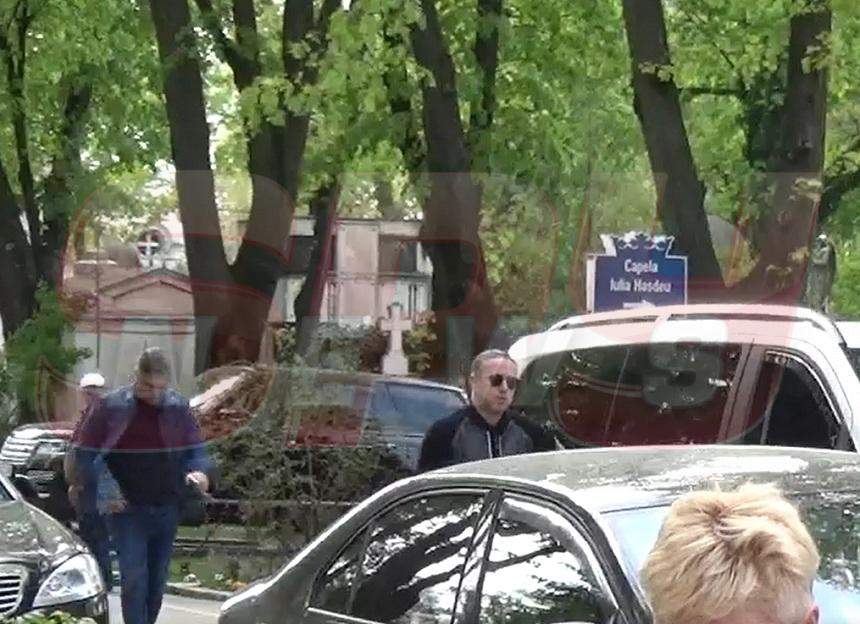 VIDEO / Laurențiu Reghecampf a ajuns la capela unde este depus trupul Ionelei Prodan, pentru înmormântare