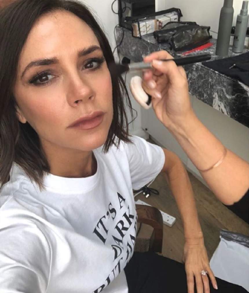 VIDEO / Victoria Beckham și-a aniversat ziua de naștere, dar a avut cel mai ciudat tort. Desertul a stârnit controverse printre internauți