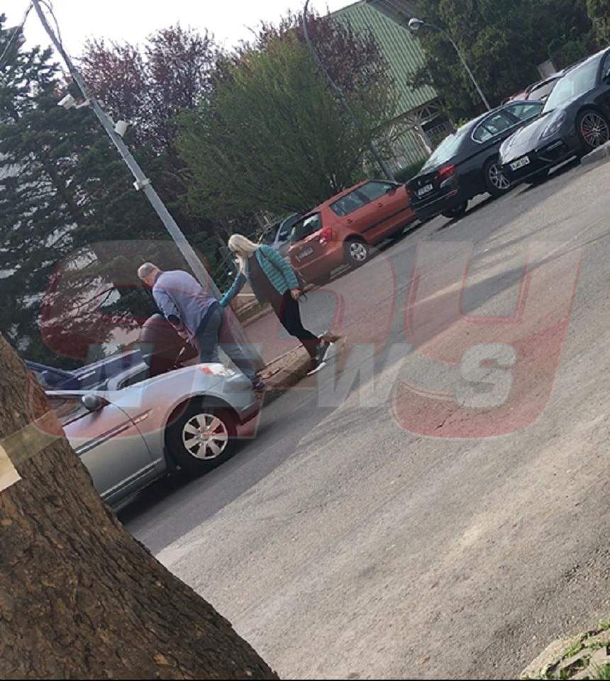 VIDEO PAPARAZZI / În timp ce Elena Udrea s-a refugiat în Costa Rica, fostul ei soţ a ieşit la lumină! Iată noua ocupaţie a celebrului bărbat