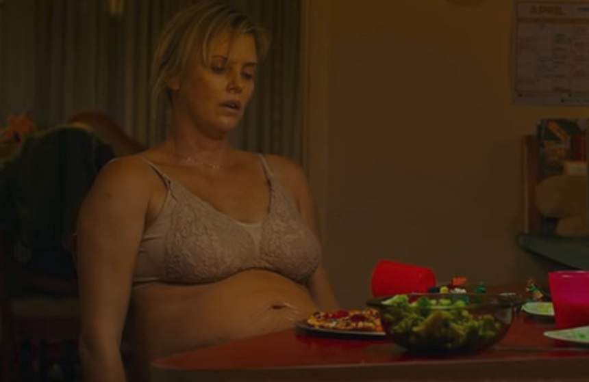 FOTO / Charlize Theron, în depresie după ce s-a îngrășat 22 de kilograme pentru un rol. Cum arăta actrița în timpul filmărilor