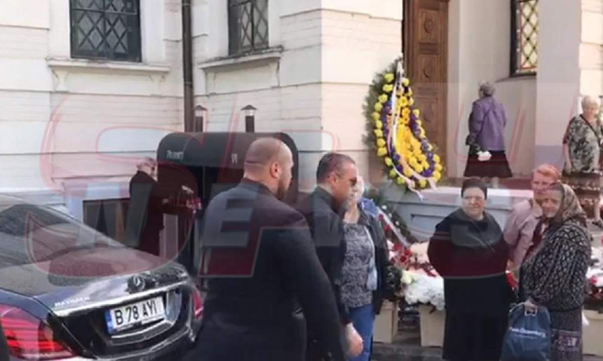 VIDEO / Laurențiu Reghecampf își conduce soacra pe ultimul drum. Antrenorul a ajuns la capela unde se află trupul Ionelei Prodan