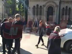 VIDEO / Cea mai grea zi! Anamaria Prodan a ajuns la capelă, ca să-și ia rămas-bun de la mama ei, Ionela Prodan