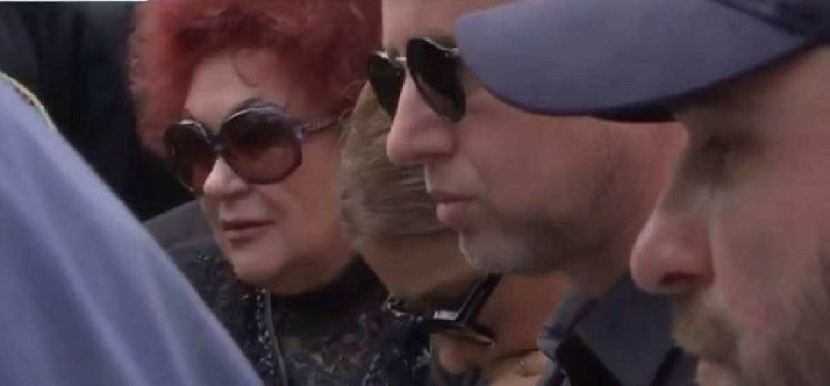 FOTO / Cine a fost nedezlipită de fiicele Ionelei Prodan, lângă cavoul în care a fost îngropată regretata cântăreaţă