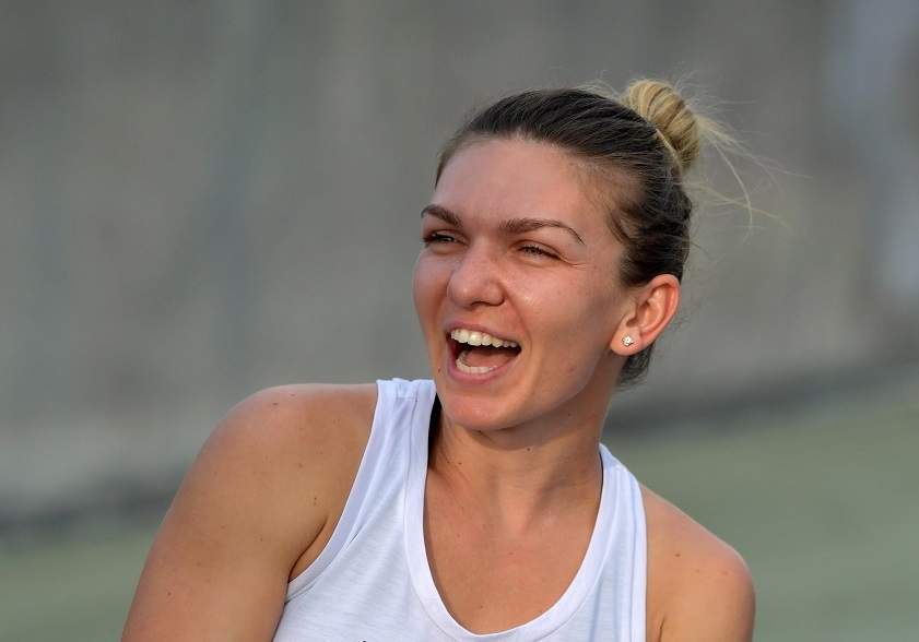 FOTO / Simona Halep a făcut ravagii îmbrăcată într-o rochie scurtă. Cum arată sportiva când nu e pe teren