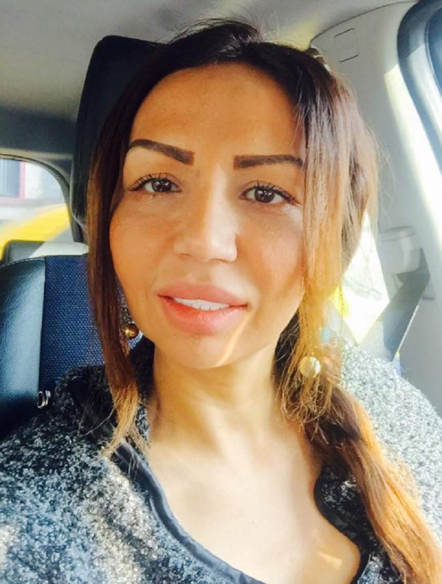 VIDEO / Narcisa Guță se topește pe picioare, dar este toată numai un zâmbet. Se unduiește pe manele, mai ceva ca puștoaicele de 20 de ani