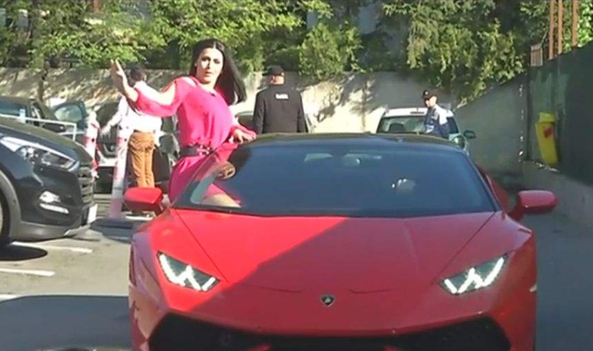 VIDEO / Momente senzaţionale la "Star Matinal". Raluca Dumitru a apărut într-un Lamborghini de 250.000 de euro