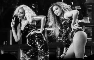 VIDEO / Beyonce și sora ei au căzut pe scenă, în văzul tuturor! Reacția spectatorilor a fost de milioane