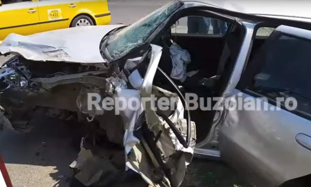 Impact puternic! Un preot şi fiul lui de doi ani, accident grav pe E85