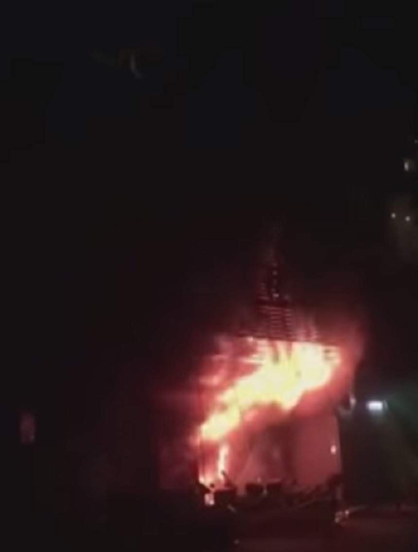 VIDEO / 18 oameni au ars de vii într-un club de karaoke! Cel care a provocat focul a blocat singura ieşire cu o motocicletă