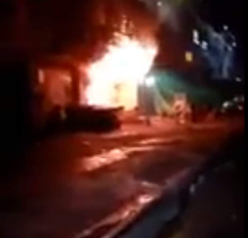 VIDEO / 18 oameni au ars de vii într-un club de karaoke! Cel care a provocat focul a blocat singura ieşire cu o motocicletă